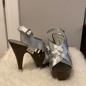Steve Madden Silver/wood heels